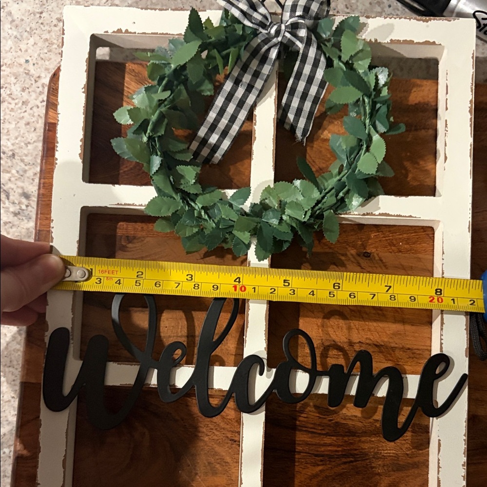Rustic Welcome Window Frame Decor - Picture 5 of 6